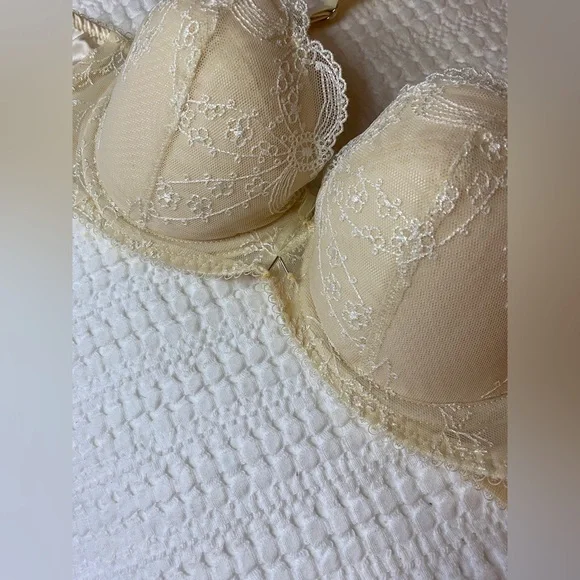 Wacoal 36C 36 C Lace Satin Silk Bra Ivory Off White Lightly Lined Balconette - Picture 2 of 9